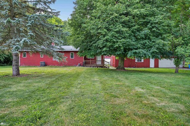 1444 S Genesee Road, Burton, MI 48509