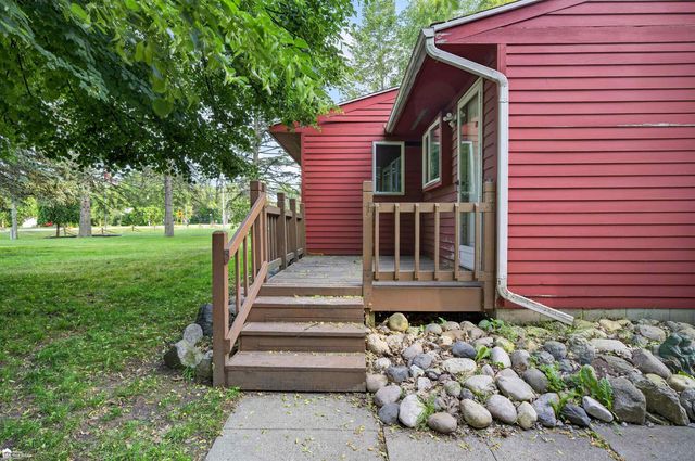1444 S Genesee Road, Burton, MI 48509