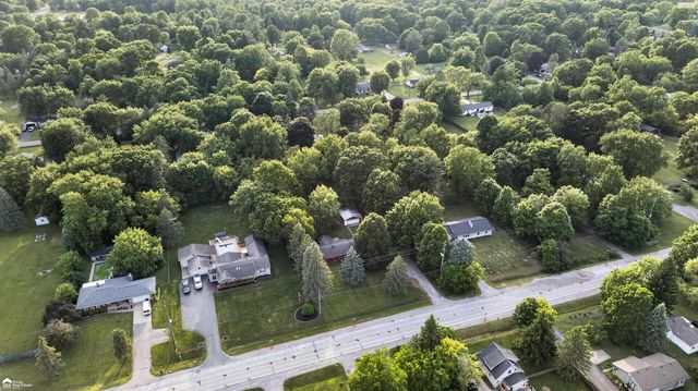 1444 S Genesee Road, Burton, MI 48509