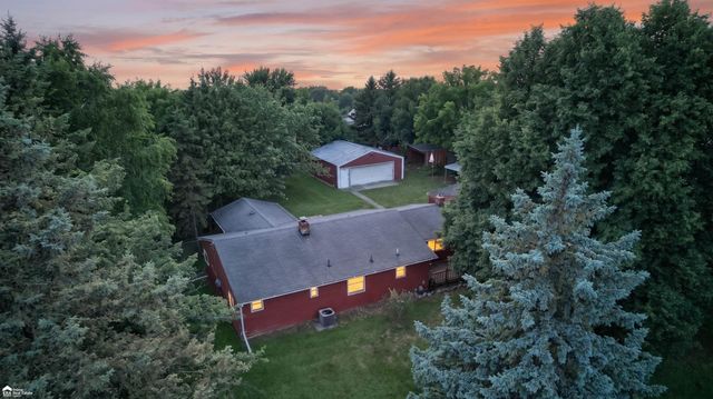 1444 S Genesee Road, Burton, MI 48509