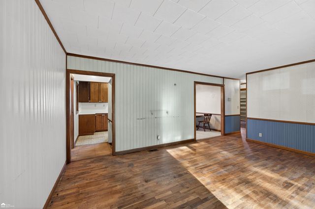 1444 S Genesee Road, Burton, MI 48509