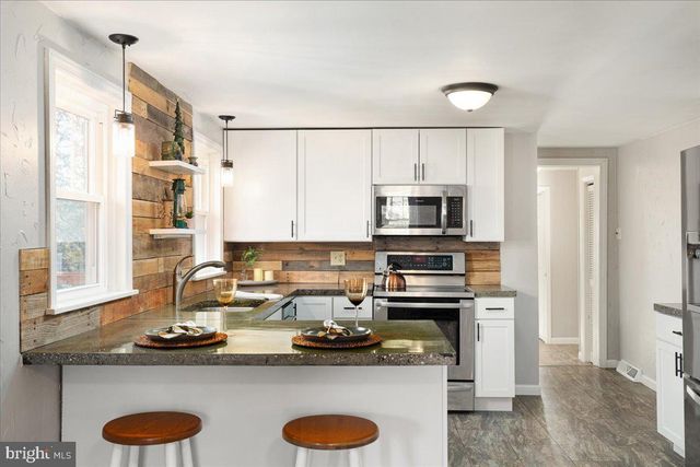 73 MARQUISE LN, Berkeley Springs, WV 25411