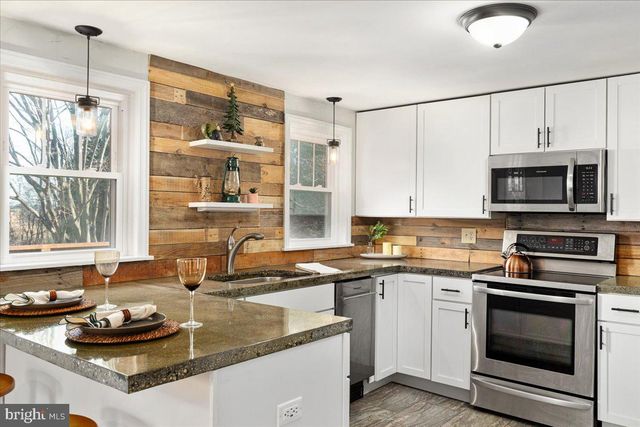 73 MARQUISE LN, Berkeley Springs, WV 25411