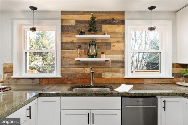 73 MARQUISE LN, Berkeley Springs, WV 25411