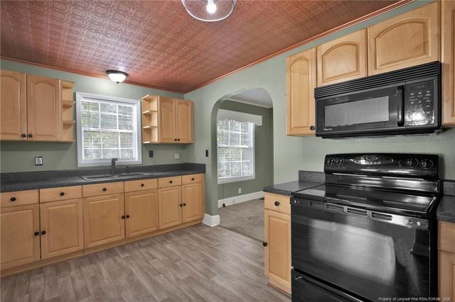 611 Glenville Avenue, Fayetteville, NC 28303