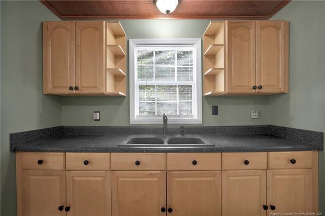 611 Glenville Avenue, Fayetteville, NC 28303