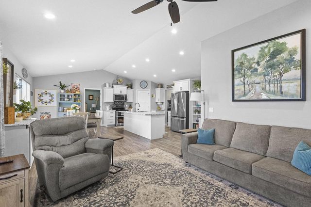 1740 PATRIOT WAY, Neenah, WI 54956