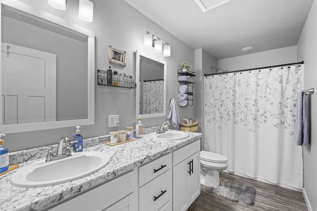 1740 PATRIOT WAY, Neenah, WI 54956