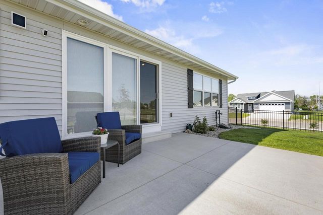 1740 PATRIOT WAY, Neenah, WI 54956