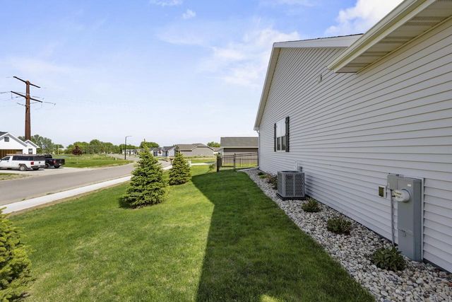 1740 PATRIOT WAY, Neenah, WI 54956