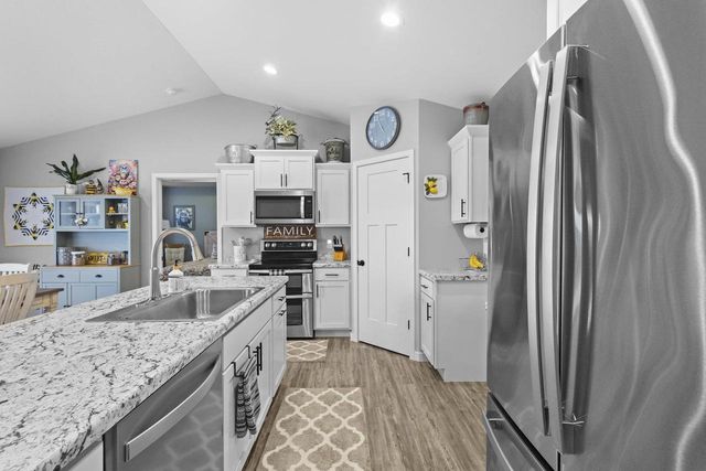 1740 PATRIOT WAY, Neenah, WI 54956