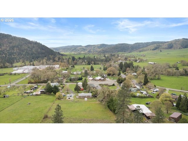 11304 TILLER TRAIL Hwy, Days Creek, OR 97429