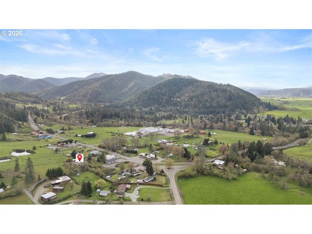 11304 TILLER TRAIL Hwy, Days Creek, OR 97429