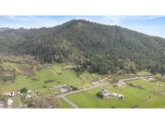 11304 TILLER TRAIL Hwy, Days Creek, OR 97429