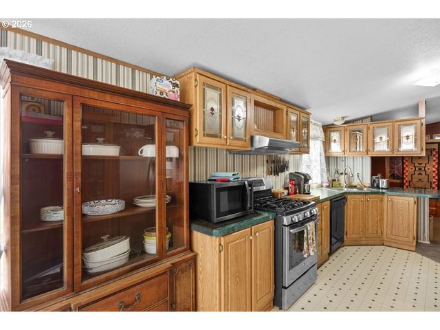 11304 TILLER TRAIL Hwy, Days Creek, OR 97429