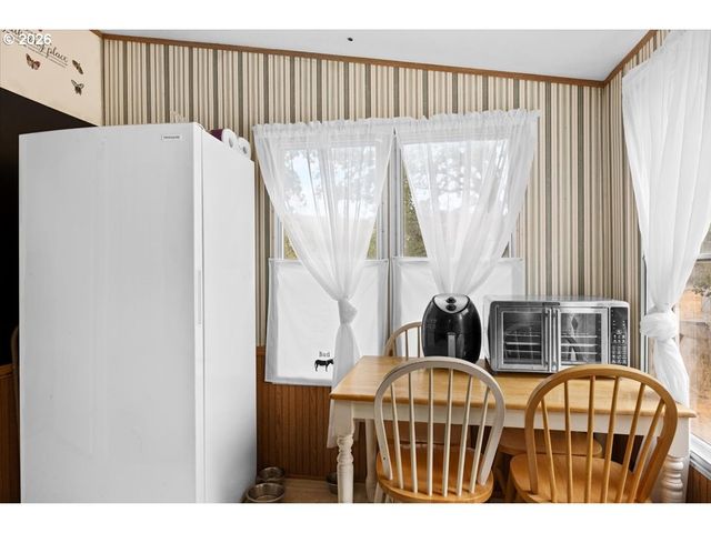 11304 TILLER TRAIL Hwy, Days Creek, OR 97429