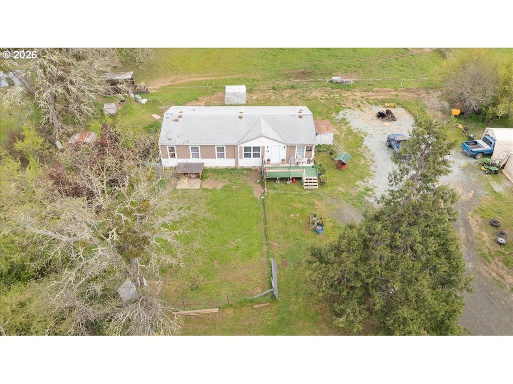 11304 TILLER TRAIL Hwy, Days Creek, OR 97429