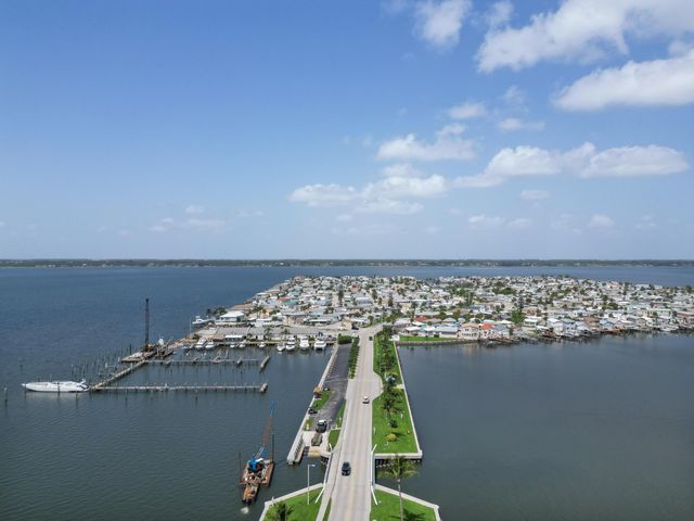 140 Nettles Boulevard, Jensen Beach, FL 34957