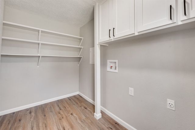 1124 Sherwood Drive, Bedford, TX 76022