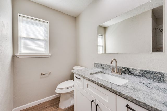 1124 Sherwood Drive, Bedford, TX 76022