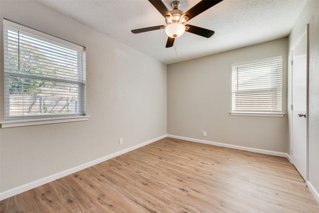 1124 Sherwood Drive, Bedford, TX 76022