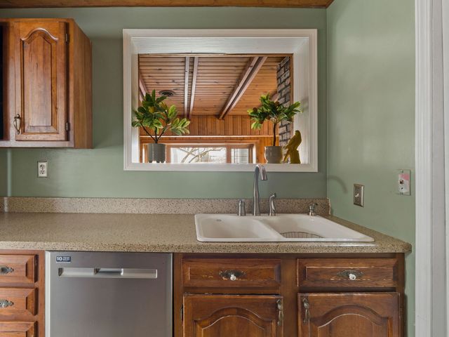 3658 15th Avenue Court, Moline, IL 61265