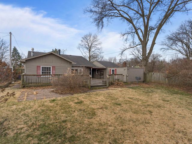 3658 15th Avenue Court, Moline, IL 61265