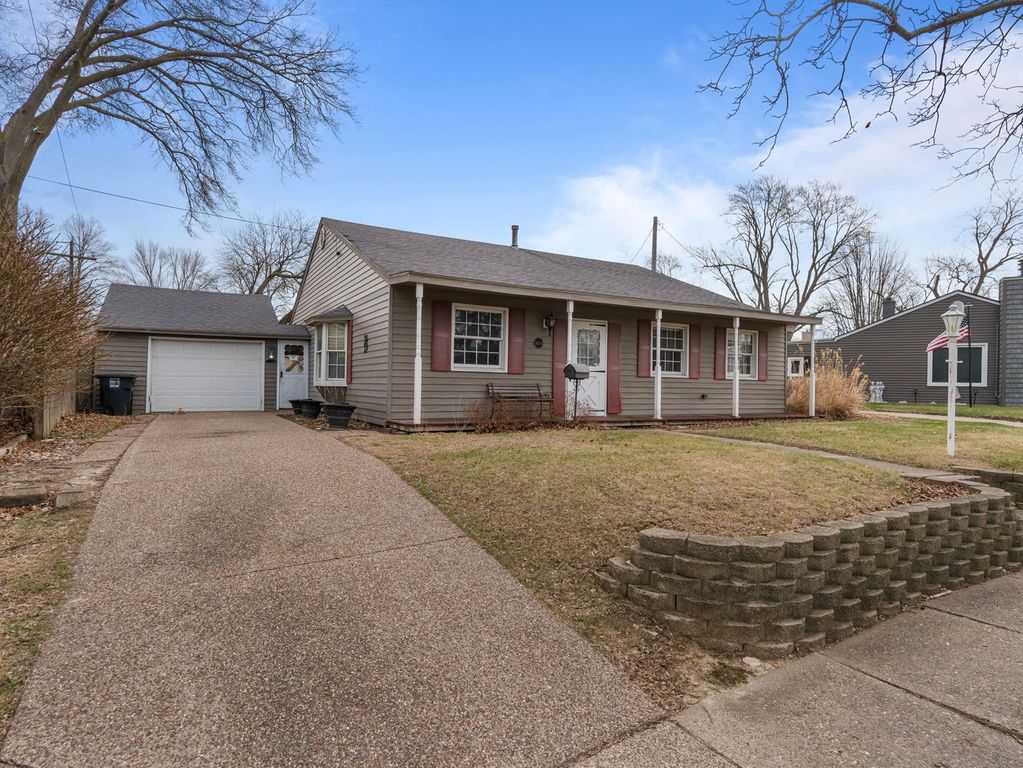 3658 15th Avenue Court, Moline, IL 61265