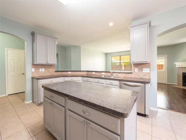 1026 Comfort Drive, Forney, TX 75126