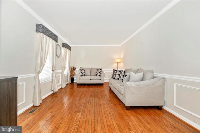 25304 CLEARWATER DR, Damascus, MD 20872