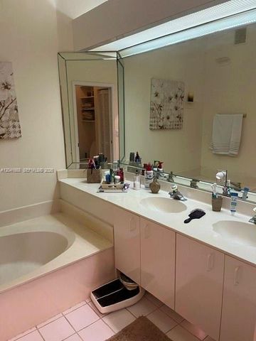 10136 Lombardy Dr, Tamarac, FL 33321