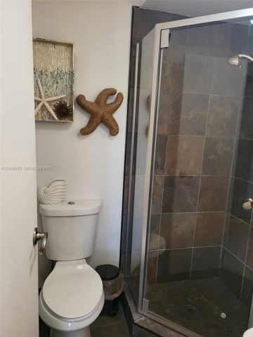 4701 NW 34th St 604, Lauderdale Lakes, FL 33319