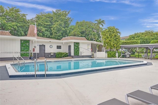 4701 NW 34th St 604, Lauderdale Lakes, FL 33319