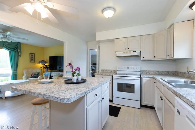 13047 Forest Road, Burton, OH 44021