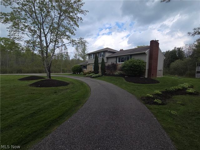 13047 Forest Road, Burton, OH 44021