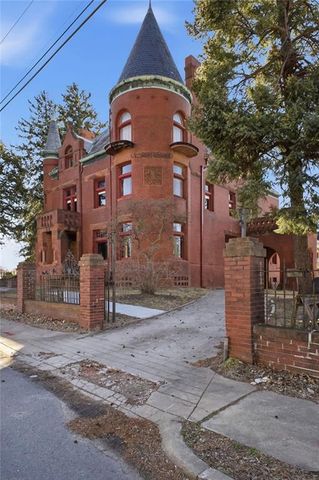 802 Hall Street, St Joseph, MO 64501