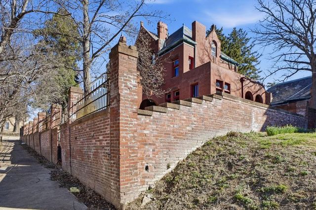 802 Hall Street, St Joseph, MO 64501