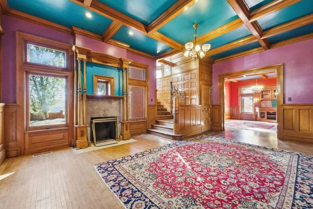 802 Hall Street, St Joseph, MO 64501