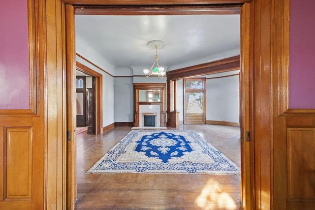 802 Hall Street, St Joseph, MO 64501