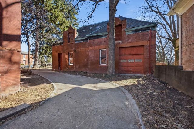 802 Hall Street, St Joseph, MO 64501