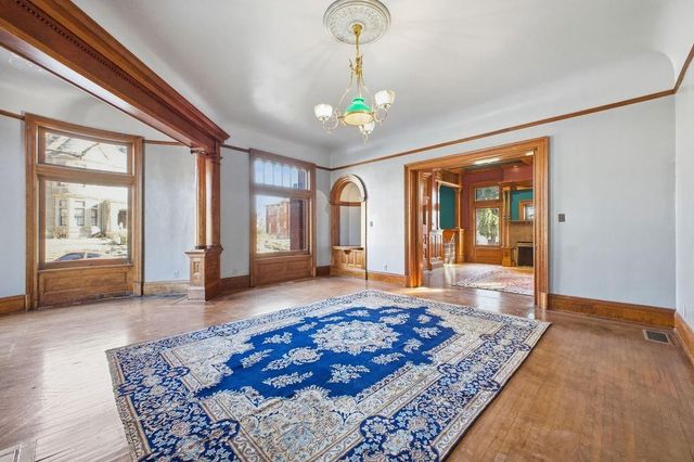 802 Hall Street, St Joseph, MO 64501