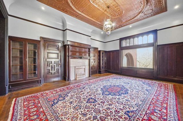 802 Hall Street, St Joseph, MO 64501