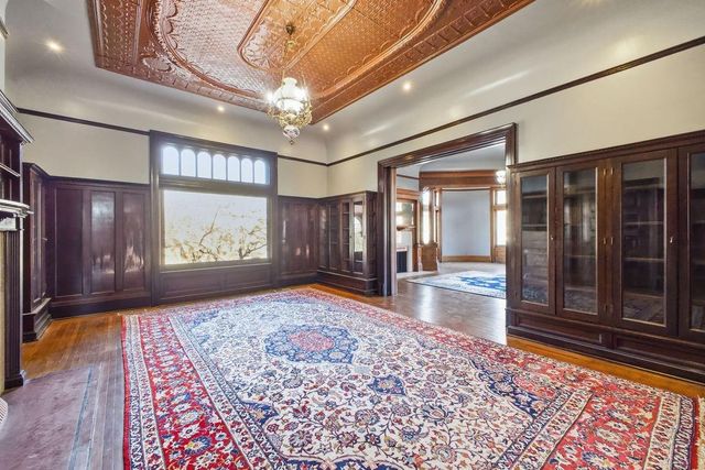 802 Hall Street, St Joseph, MO 64501