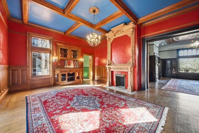 802 Hall Street, St Joseph, MO 64501