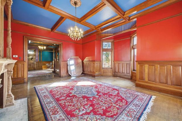 802 Hall Street, St Joseph, MO 64501