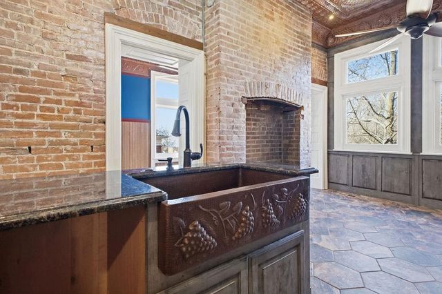 802 Hall Street, St Joseph, MO 64501