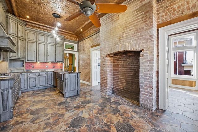 802 Hall Street, St Joseph, MO 64501