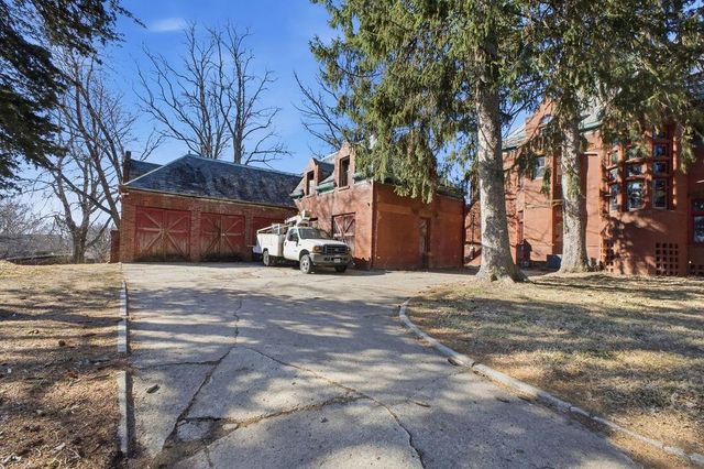 802 Hall Street, St Joseph, MO 64501