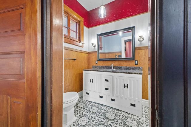 802 Hall Street, St Joseph, MO 64501