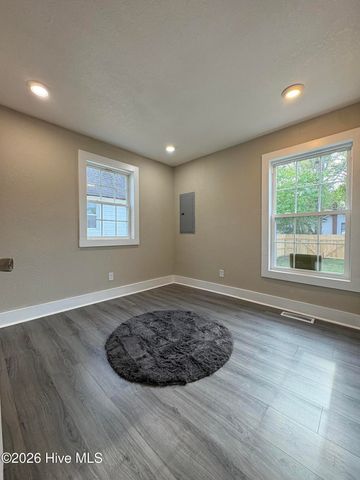 1111 Wood Street, Elizabeth City, NC 27909